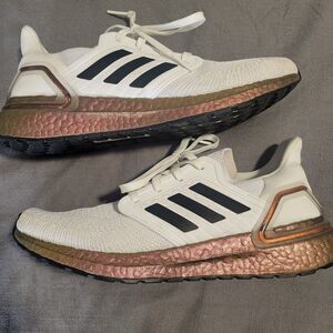 Adidas Ultraboost 20 White Copper metallic running shoes womens sz 9. st# EGO721